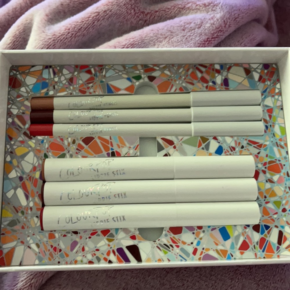 ColourPop: Hold The Holly Lippie Stix & Pencil Set